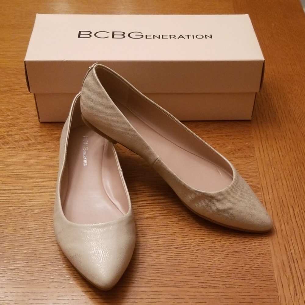 NIB BCBGeneration Millie Pointed Toe Flat